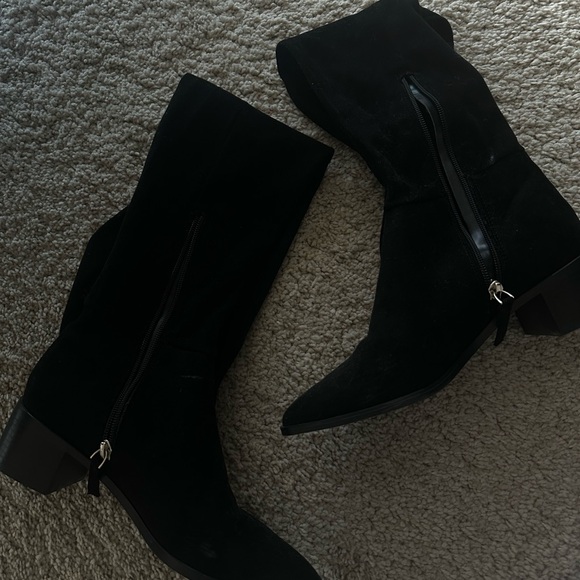Knee high suede boots with silver hardware - Picture 1 of 4